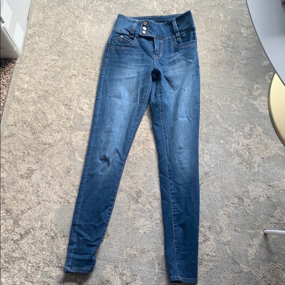 High waisted jeans
